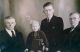 Vier generaties Van der Heide. Melle, oudste zoon Jan, diens oudste zoon Melle, diens oudste zoon Jan. Vier generaties Van der Heide. Melle, oudste zoon Jan, diens oudste zoon Melle, diens oudste zoon Jan.